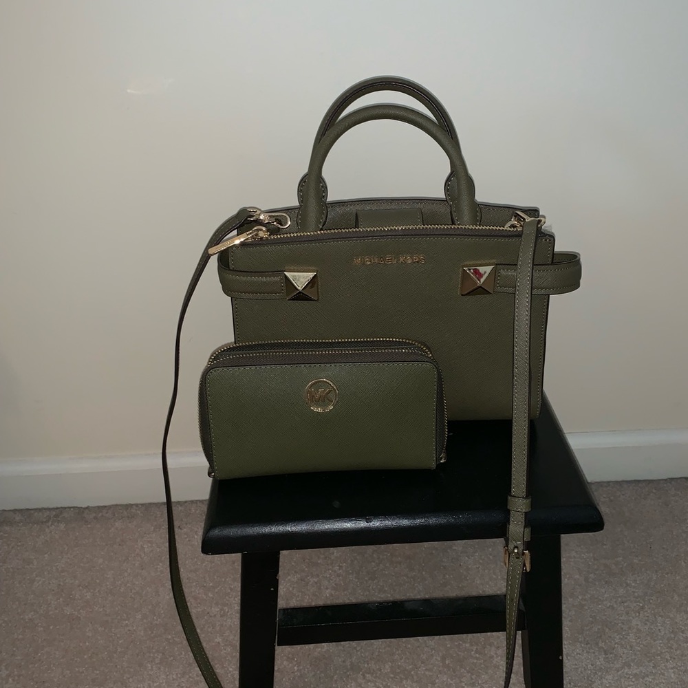 MICHAEL KORS wallet and purse